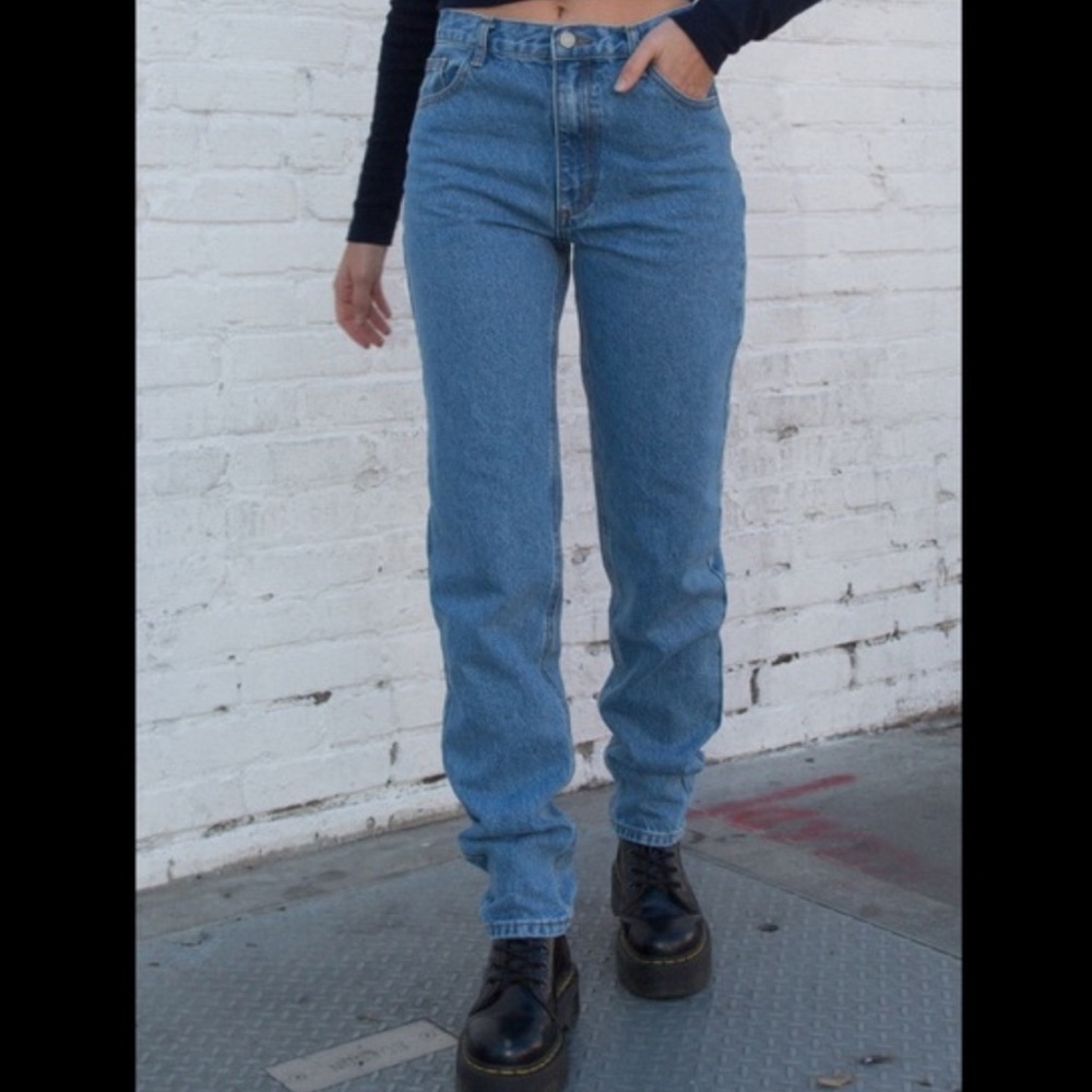 Brandy Melville Carly Light Wash Jeans NEW